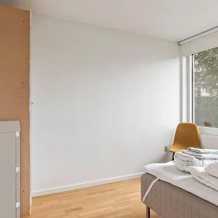 One Floor With 6 And 2 Baths In * Rødby