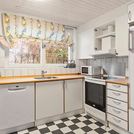 One Floor With 6 And 2 Baths In