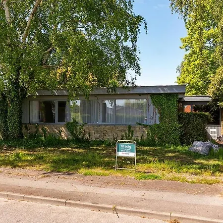 Villa One Floor With 6 And 2 Baths In *