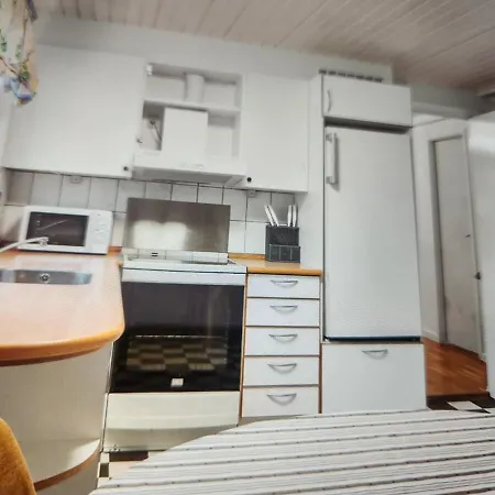 One Floor With 6 And 2 Baths In * Rødby