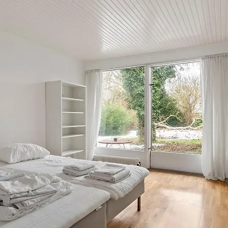Villa One Floor With 6 And 2 Baths In *