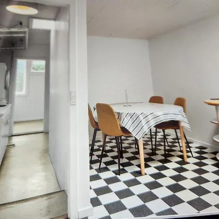 One Floor With 6 And 2 Baths In Villa