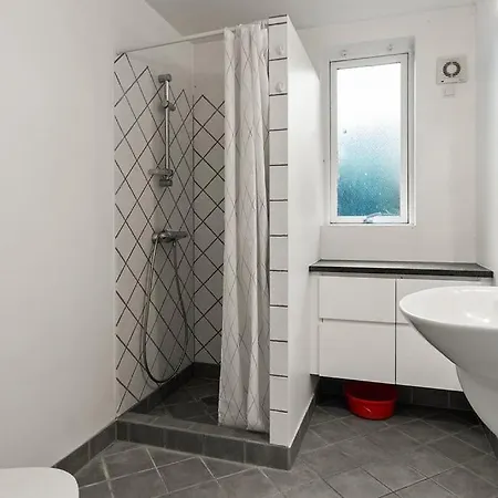 One Floor With 6 And 2 Baths In