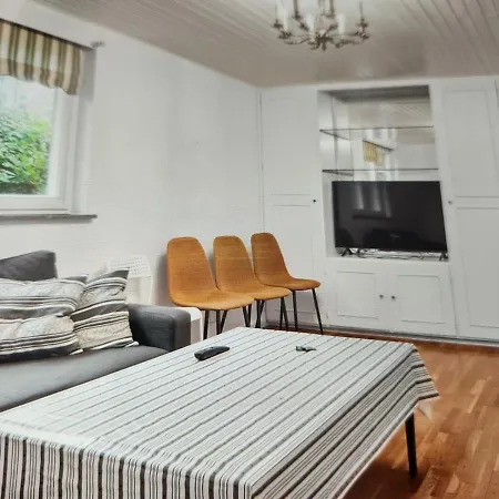One Floor With 6 And 2 Baths In Rødby