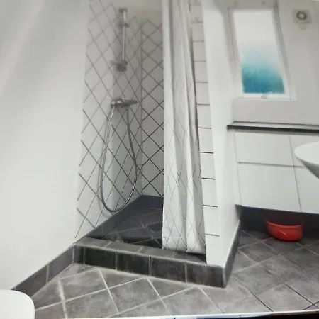 Villa One Floor With 6 And 2 Baths In *