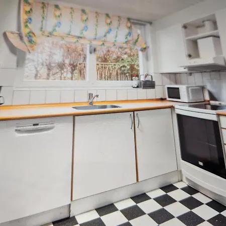 One Floor With 6 And 2 Baths In Villa