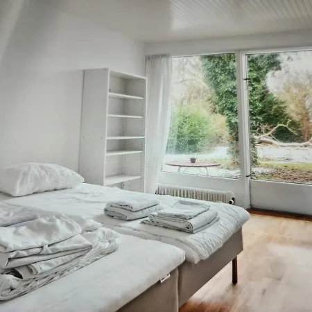 One Floor With 6 And 2 Baths In Villa