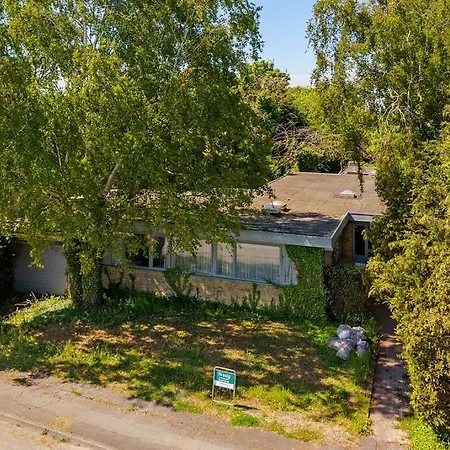 One Floor With 6 And 2 Baths In Villa