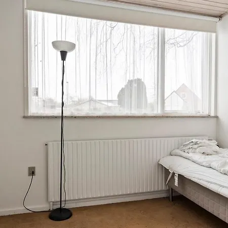 One Floor With 6 And 2 Baths In Villa Rødby