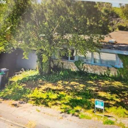 One Floor With 6 And 2 Baths In