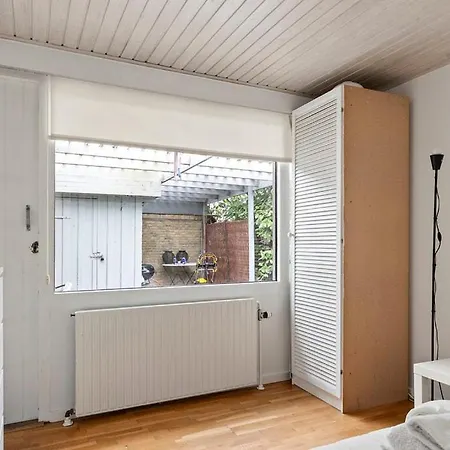 One Floor With 6 And 2 Baths In