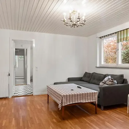 One Floor With 6 And 2 Baths In Villa